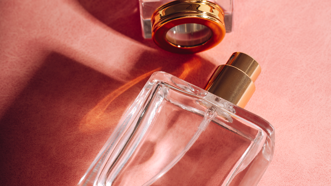 Bestseller bei dm: Dieses Parfum unter 20 Euro lieben alle